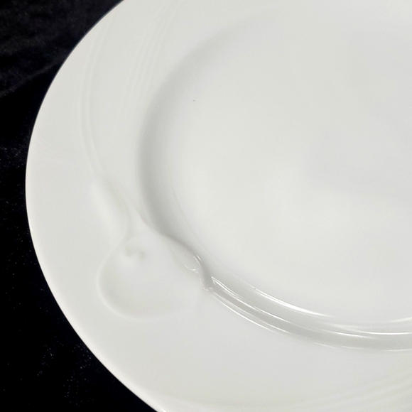 NEW Mikasa Classic Flair K 1991 Salad Plates Calla Lily - Picture 3 of 3